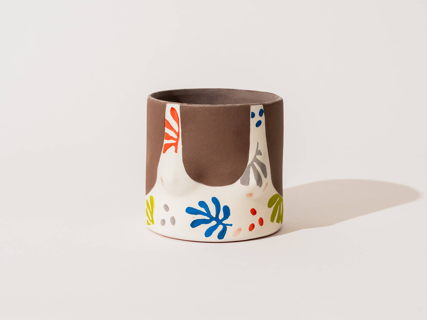 Cutouts Dark Pot